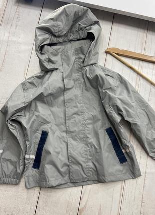 Сіра дитяча вітровка з малюнком на спині, зі світловідбивниками дощовик, курточка легка вітровка3 фото