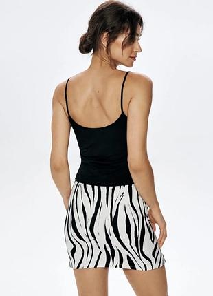 Топ с вырезом