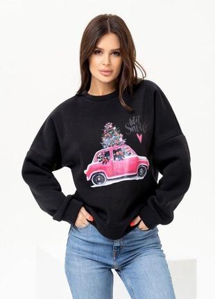 Черный теплый свитшот с новогодней тематикой