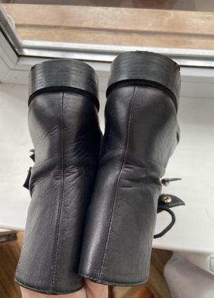 Кожаные женские ботинки от zara ( демисезонные )4 фото