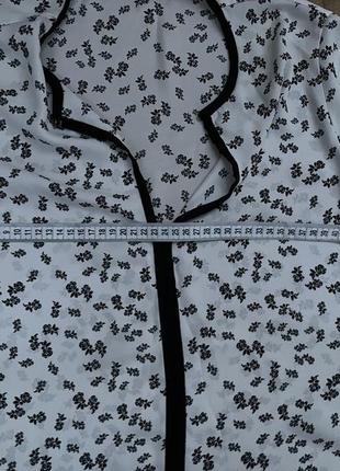Черно-белая блузка oodji в цветочный принт 38 m🖤🤍7 фото