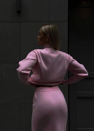 Костюм из ангоры свитер свободного кроя с высоким воротником под горло юбка миди с разрезом сбоку комплект трендовый стильный базовый розовый серый5 фото