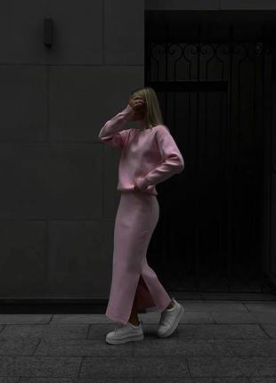 Костюм из ангоры свитер свободного кроя с высоким воротником под горло юбка миди с разрезом сбоку комплект трендовый стильный базовый розовый серый7 фото