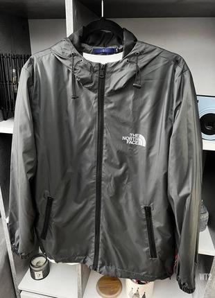 Курточка tnf