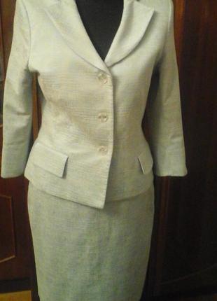 Костюм жіночий
