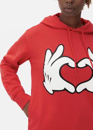 Яркий красный худи свитшот primark mickey mouse heart, микки маус