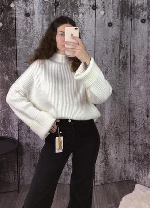 Свитер машинной вязки теплый белый; светер белый one size; уютный теплый белый свитер с горловиной s/xl; теплый бежевый свитер с горловиной с/мин