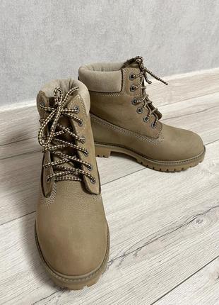 Ботинки в стиле timberland