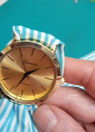 Женские наручные часы. ремешок: ткань. кварцевый циферблат, корпус сплав. длина 33см. абсолютно новая,100%качество2 фото