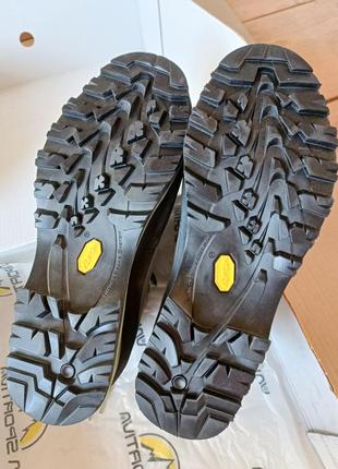 Ботинки la sportiva trango тrк выглядят выразительно в стиле альпинизма, но это супер комфортный, высокотехнологичный, легкий пешеходный ботинок.5 фото