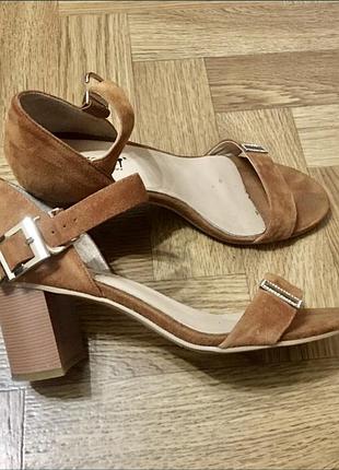 Босоножки из натуральной кожи