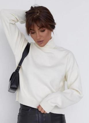 Базовый новый с биркой  свитер гольф