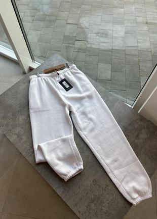 Белые джоггеры спортивные штаны на флисе3 фото