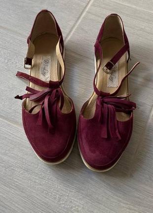 Босоножки кожаные