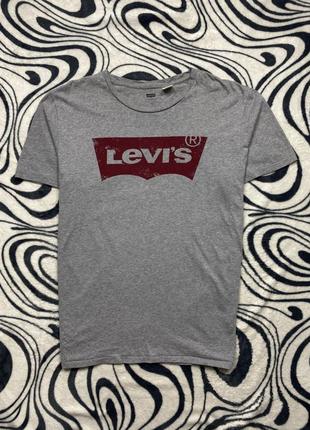 Футболка levis