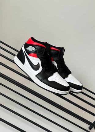 Стильні ядові кросівки nike air jordan 1