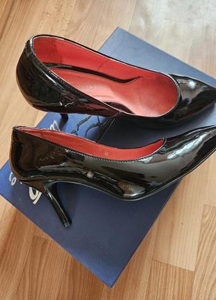 Новые женские туфли-ладочки из лакированной кожи, 38 размер7 фото