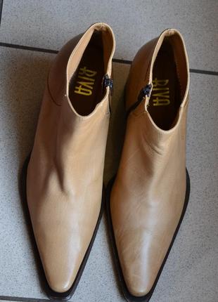 Кожаные бежевые ботильоны ботинки италия