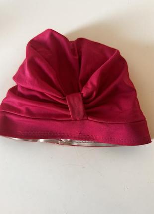 Рожева елегантна шапочка в басейн