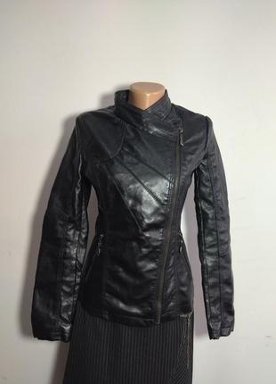 Жіноча куртка, розмір s