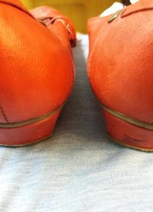 Мягусенькие красные кожаные туфли на широкую ногу.,41разм,италия,fabiani,стелька 27см7 фото
