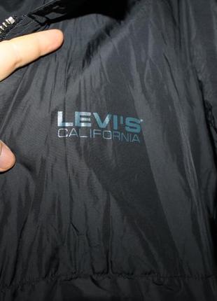 Черная фирменная мужская ветровка, размер м от levi's3 фото