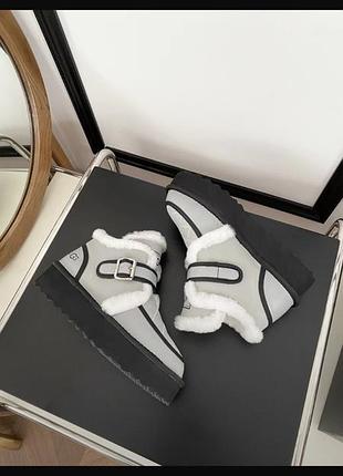 Ugg 5