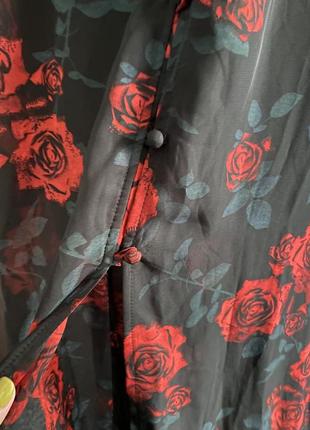 Платье длинная черная с розами2 фото