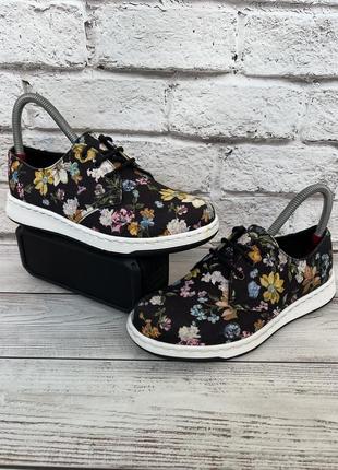 Кроссовки dr. martens darcy floral cavendish canvas 38р.24см.