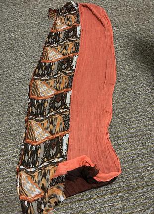 Яркий коралловый длинный легкий шарф коричневый1 фото