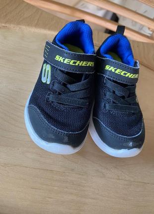 Кроссовки skechers