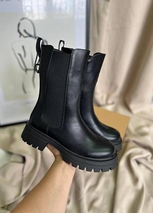 Женские ботинки