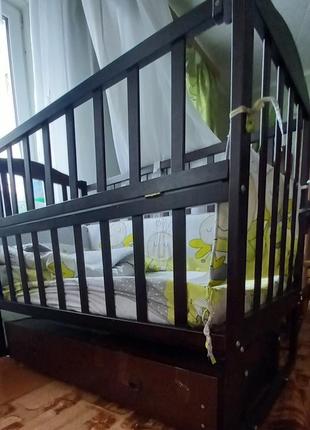 Продается кроватка для младенцев и весь постельный комплект,бортики,матрас, не промокаемый наматрасник,балдахин2 фото