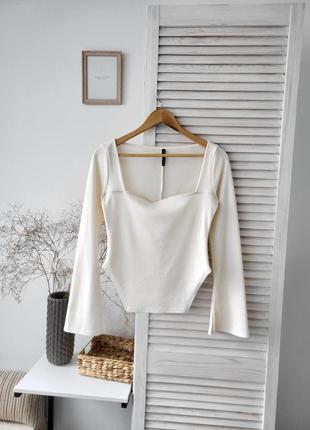 Кофта молочного кольору uk