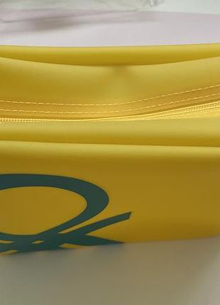 United colors of benetton косметичка жовта