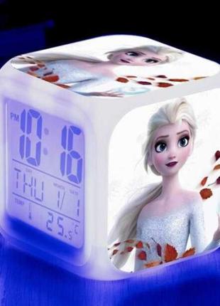 Годинник холодне серце  frozen змінюють колір підсвітки5 фото