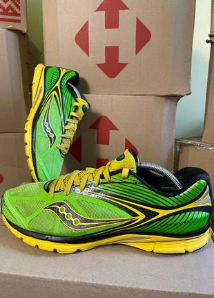 Мужские беговые спортивные кроссовки saucony kinvara 4