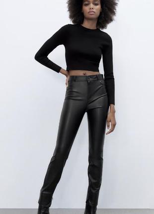 Легінси з екошкіри zara