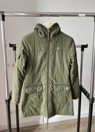 Парка девчачья