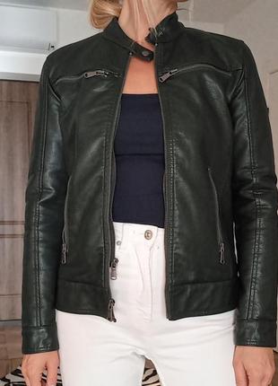 Куртка утеплена