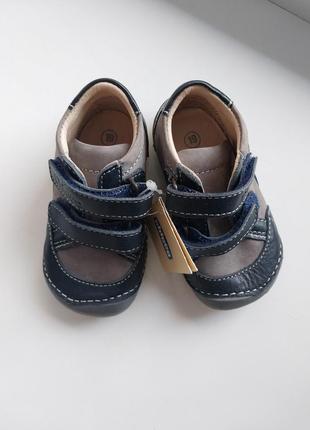 Новые кожаные кроссовки на липучках лёгкие демисезонные ботинки chicco для мальчика размер 199 фото