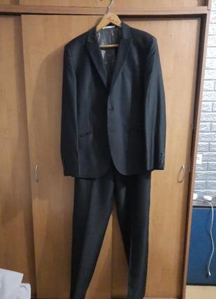 Чоловічий чорний костюм voronin 104-92