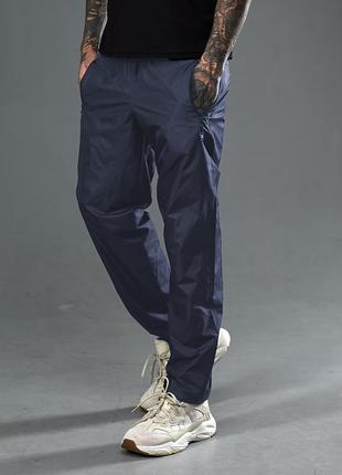 Мужские спортивные брюки из плащевки с сетчатой подкладкой (1015)