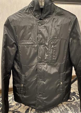 Легкая осенняя яcная куртка р.s1 фото