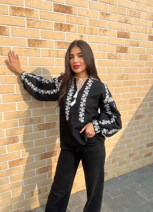 Черная вышиванка из натуральной ткани