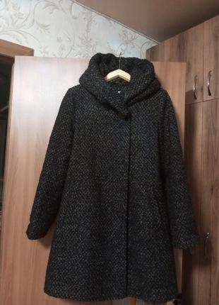 Пальто букле з капюшоном,+ кепі букле у подарунок ( див останне фото)