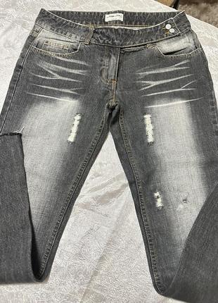 Internacionale! step hem jeans .  последний писк моды , джинсы обрезаные внизу, размер м1 фото