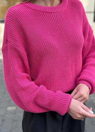 Малиновый объемный свитер (вязка)1 фото
