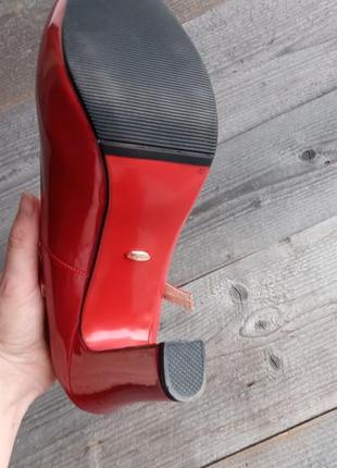 Красные туфли лаковые на высоком каблуке классические лодочки платформа на ремешке лабутен стрипы3 фото