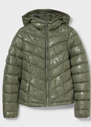 Теплая куртка с оригинальным дизайном из нитеньки, доступные размеры s и m